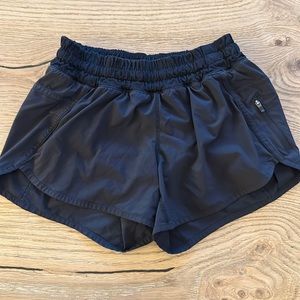 Lululemon Tracker 4” short